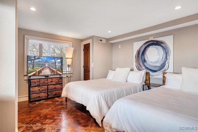380 Blackrock Cir, Wintergreen, VA 22967 - bedroom featuring recessed lighting and baseboards