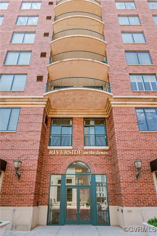 view of building exterior