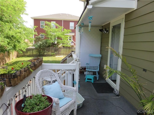 1632 Chestnut Park Ln, Richmond, VA 23222 - view of patio with fence