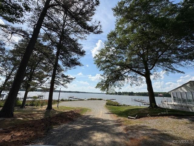 209 Pineview Dr, Hartfield, VA 23071 - water view