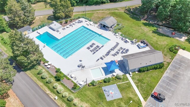 901 Castle Hollow Rd, Midlothian, VA 23114 - aerial view of a pool area
