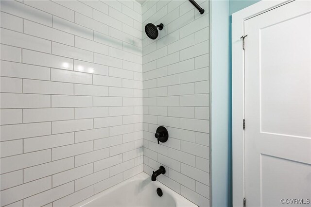 bathroom featuring shower / washtub combination
