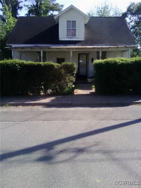 view of front of home featuring stucco siding