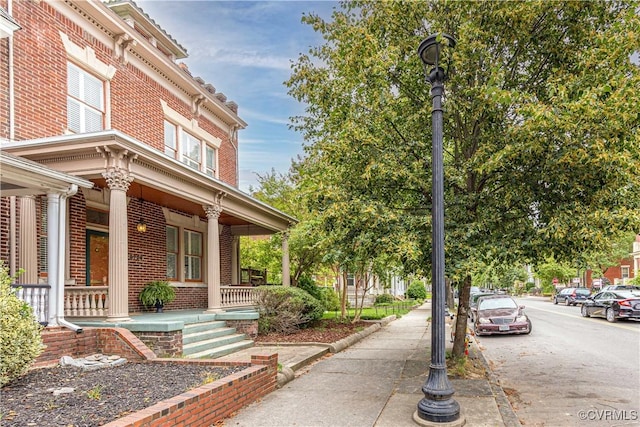 2706 W Grace St, Richmond, VA 23220 - view of yard featuring a porch