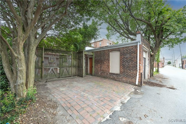 2706 W Grace St, Richmond, VA 23220 - view of patio with a gate