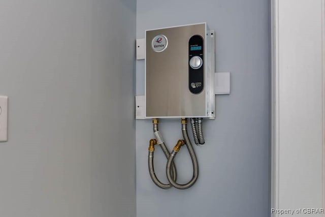 917 Chapel Neck Rd, North, VA 23128 - detailed view of water heater