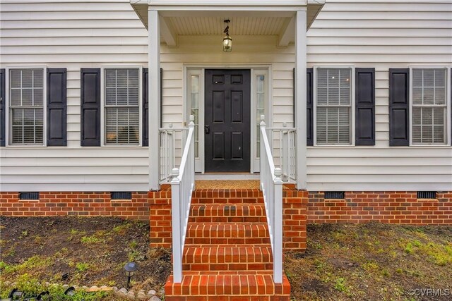 4221 Hunter Green Ct, Henrico, VA 23294 - property entrance with crawl space