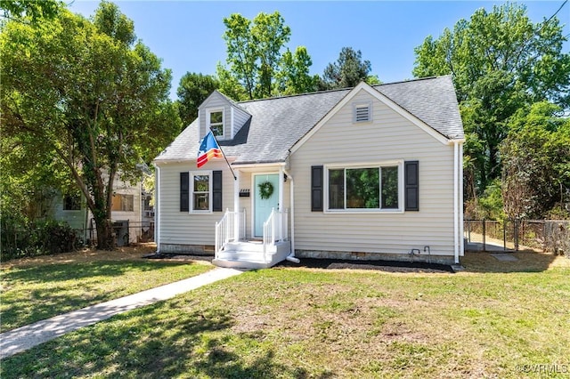 view of front facade featuring a shingled roof