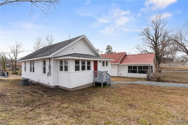 1506 5th St, Victoria, VA 23974 - back of house featuring central AC unit