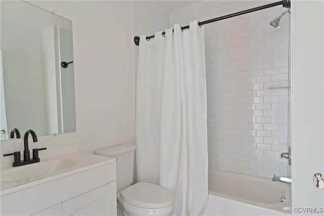 1506 5th St, Victoria, VA 23974 - full bathroom featuring toilet, shower / tub combo with curtain, and vanity