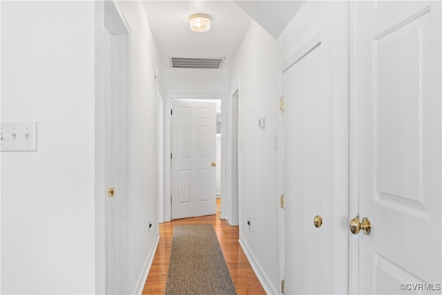 4290 Oak Hill Rd, Buckingham, VA 23921 - hall featuring light wood finished floors and baseboards