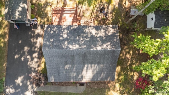 aerial view of property and surrounding area