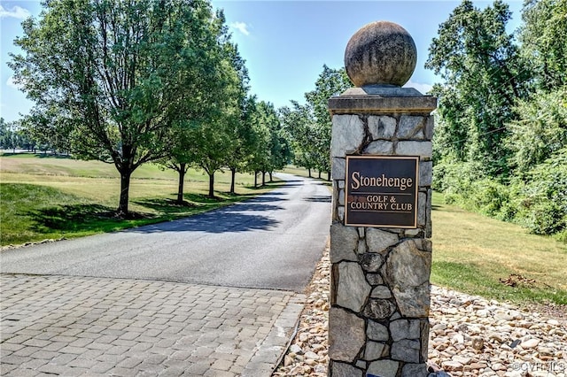 645 Farnham Cir, North Chesterfield, VA 23236 - view of road