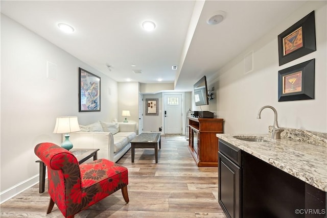 816 Riverside Park, Richmond, VA 23220 - living room featuring light wood-type flooring, baseboards, and recessed lighting