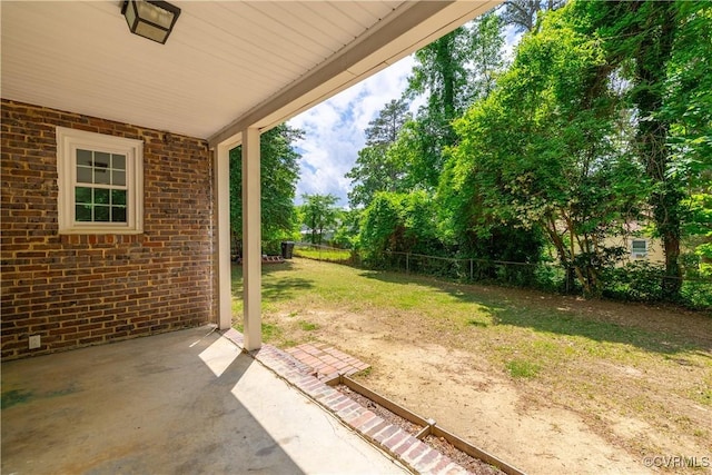 view of yard featuring a patio