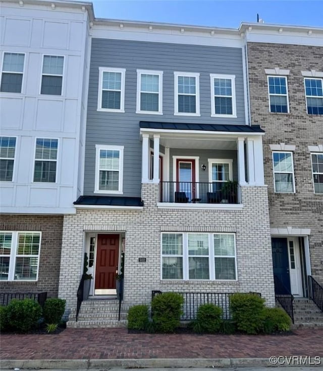 5112 Old Main St, Henrico, VA 23231 - multi unit property with entry steps and brick siding