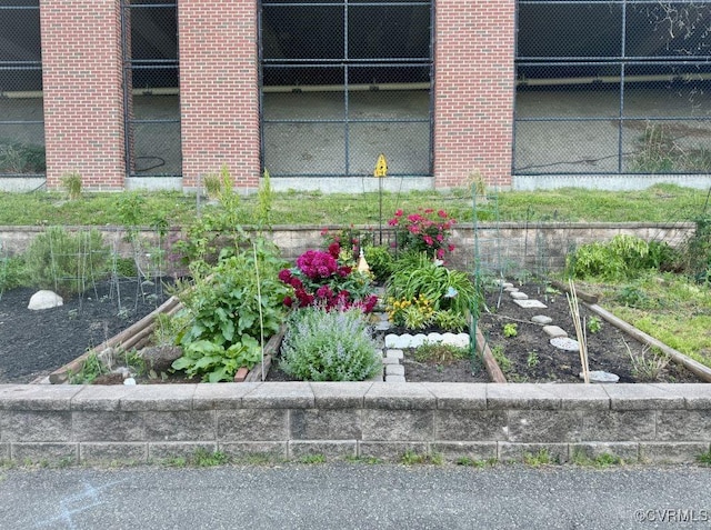 5112 Old Main St, Henrico, VA 23231 - exterior view of a vegetable garden