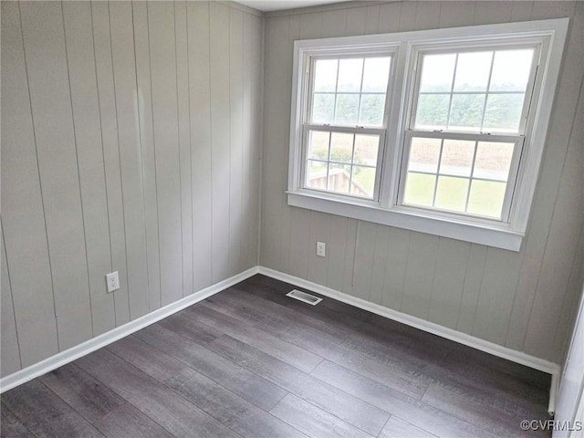11400 Weyanoke Rd, Charles City, VA 23030 - unfurnished room with dark wood-style floors and baseboards
