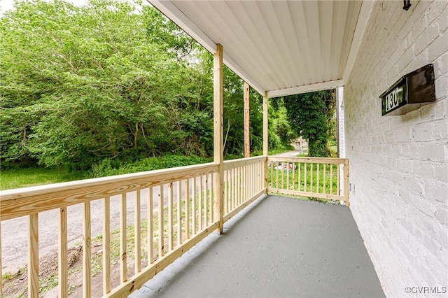 balcony featuring covered porch