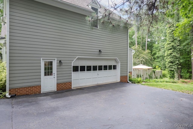 5904 Fox Crest Pl, Midlothian, VA 23112 - view of side of property with driveway and an attached garage