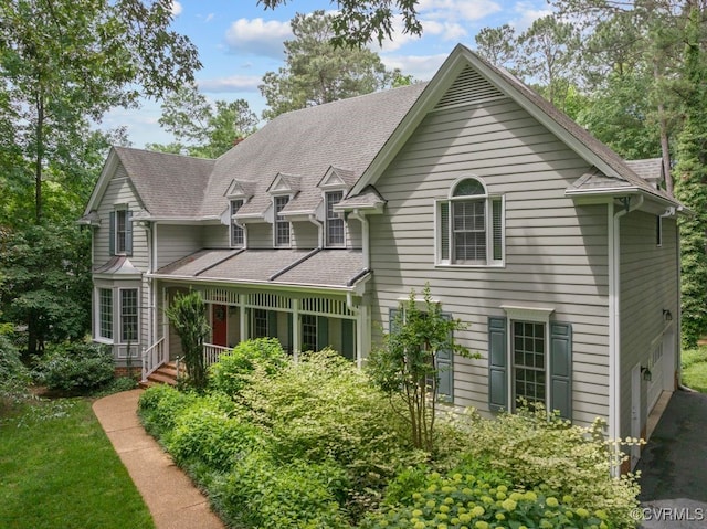 5904 Fox Crest Pl, Midlothian, VA 23112 - view of front of home featuring a shingled roof