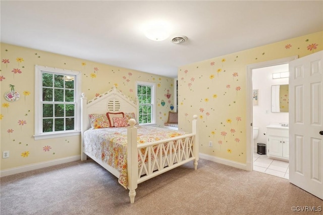 9226 Shelton Pointe Dr, Mechanicsville, VA 23116 - bedroom with wallpapered walls, light carpet, baseboards, and connected bathroom