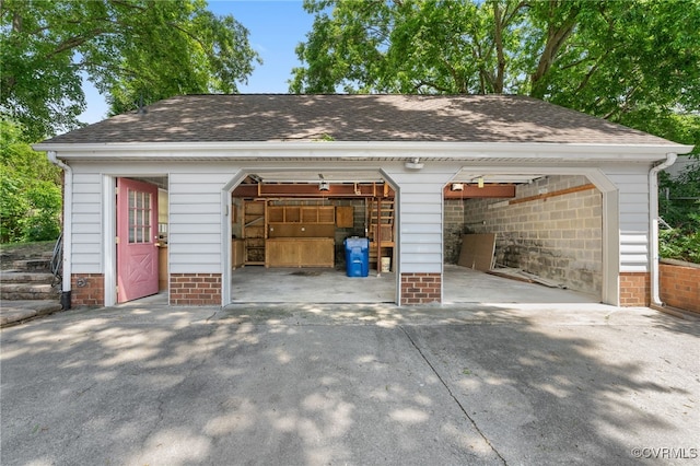 view of detached garage