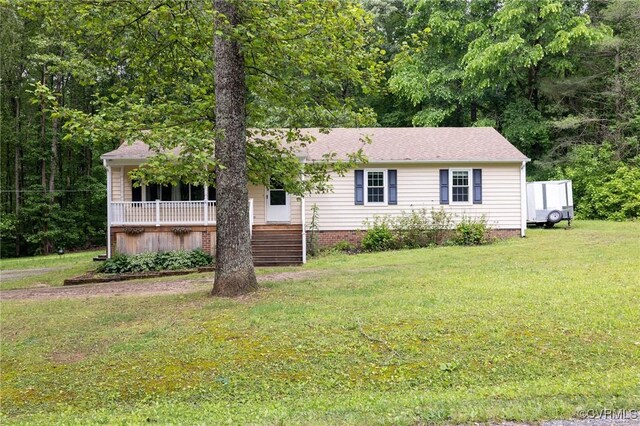 9830 Knobs Hill Ln, Amelia Courthouse, VA 23002 - view of front of home featuring a front lawn and a porch