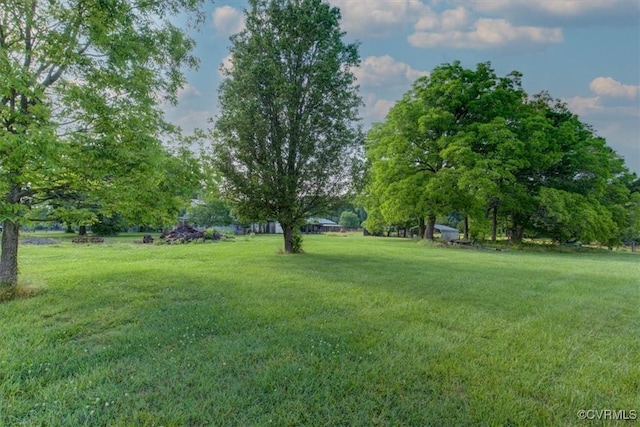 9615 E Quaker Rd, Disputanta, VA 23842 - view of grassy yard