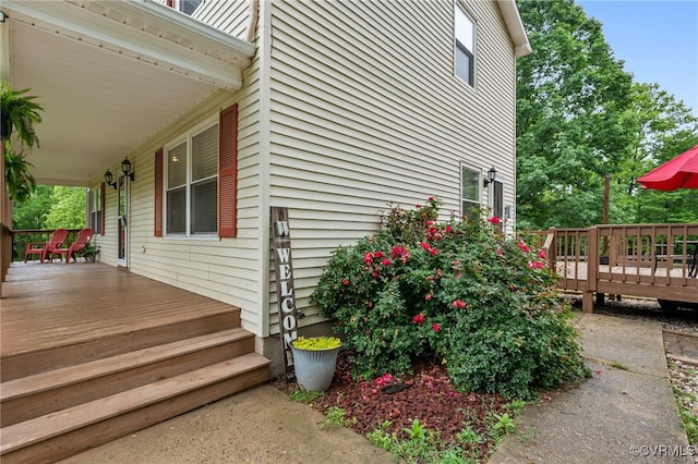 1112 Scotts Bottom Rd, Dillwyn, VA 23936 - view of side of home with covered porch