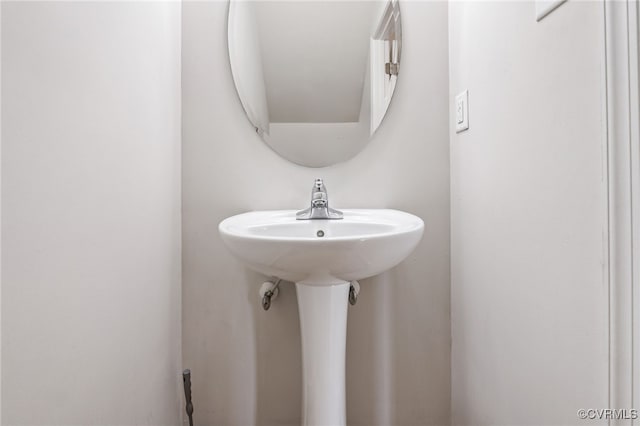 2909 Ginter St, Henrico, VA 23228 - bathroom featuring a sink
