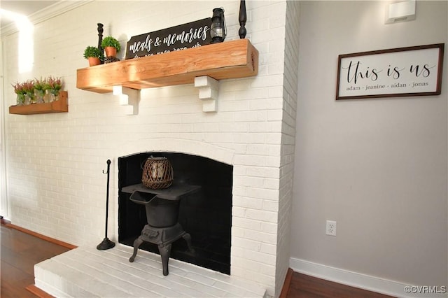 12387 Hanover Courthouse Rd, Hanover, VA 23069 - detailed view of wood finished floors, baseboards, and ornamental molding