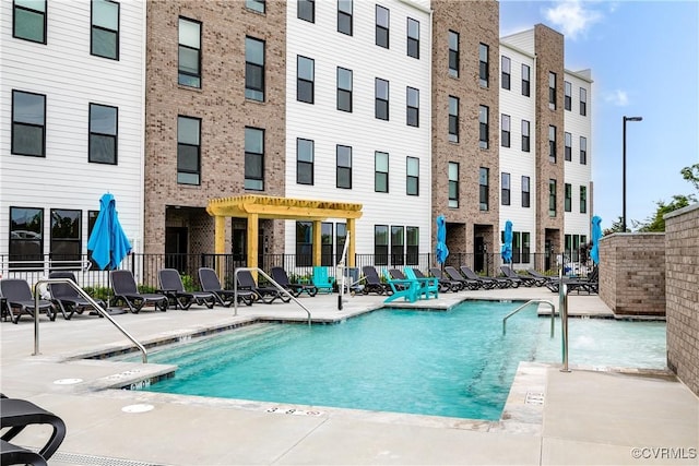 1900 Roseneath Rd Unit 9A, Richmond, VA 23230 - community pool with a patio