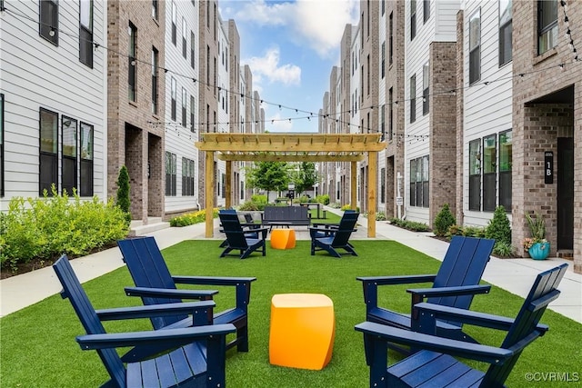 1900 Roseneath Rd Unit 9A, Richmond, VA 23230 - surrounding community featuring a lawn and a pergola