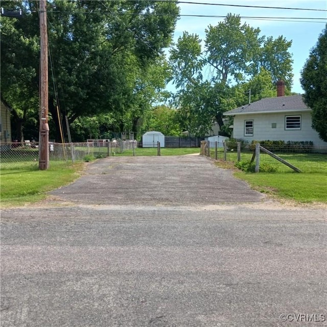 4846 Stanley Dr, Chesterfield, VA 23234 - view of yard featuring driveway