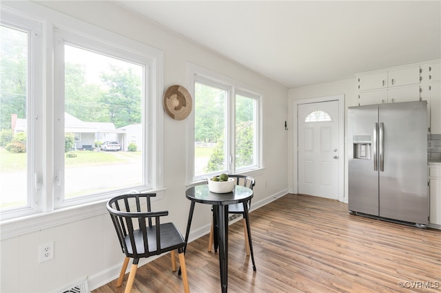 701 Nottoway Ave, Blackstone, VA 23824 - foyer entrance with light wood-style flooring and baseboards