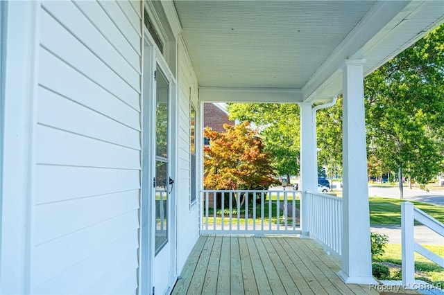 89 N Main St, Kilmarnock, VA 22482 - wooden terrace with covered porch