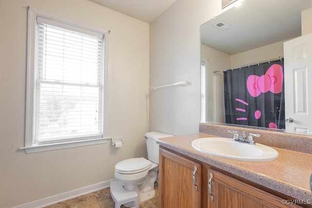 7418 Whirlaway Dr, Midlothian, VA 23112 - bathroom featuring baseboards, vanity, toilet, and a shower with curtain
