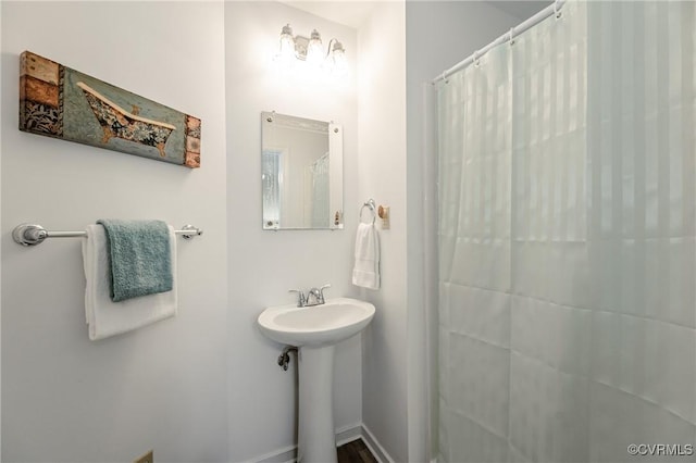 1102 Virginia Ave, Glen Allen, VA 23060 - full bath with curtained shower