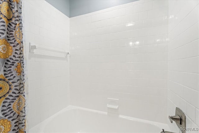 2519 Deerfield Dr, Petersburg, VA 23805 - full bath featuring shower / tub combo