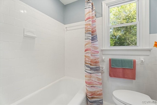 2519 Deerfield Dr, Petersburg, VA 23805 - full bathroom featuring toilet and shower / bathtub combination with curtain