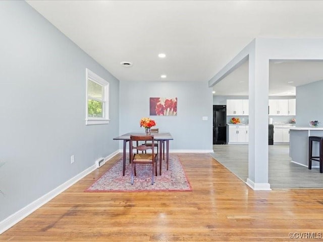 2519 Deerfield Dr, Petersburg, VA 23805 - dining room featuring light wood-style floors, baseboards, and recessed lighting
