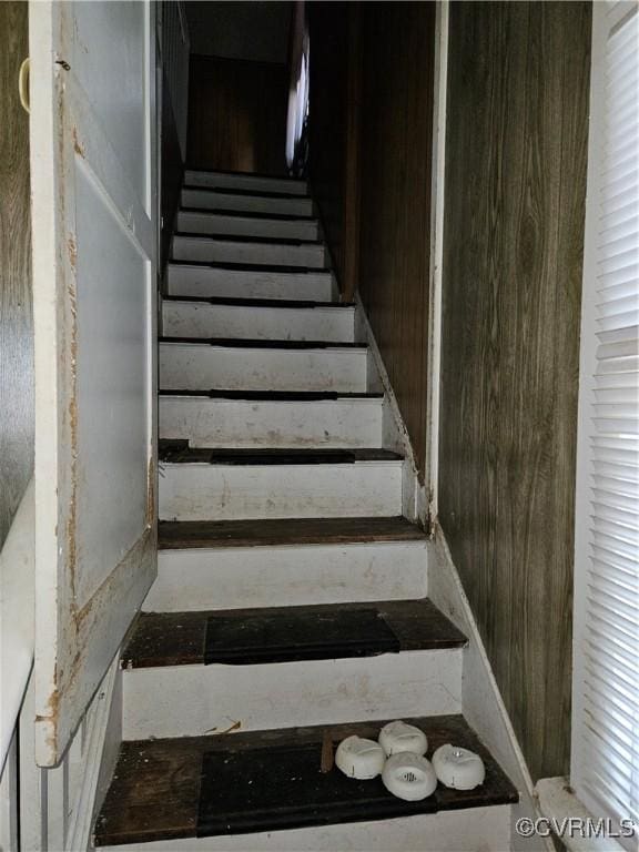 302 N High St, Blackstone, VA 23824 - staircase with wooden walls