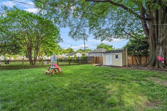 4719 W Grace St, Richmond, VA 23230 - view of yard