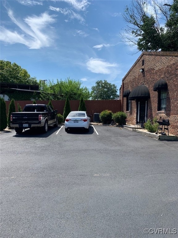 225 N S St, Petersburg, VA 23803 - view of uncovered parking lot