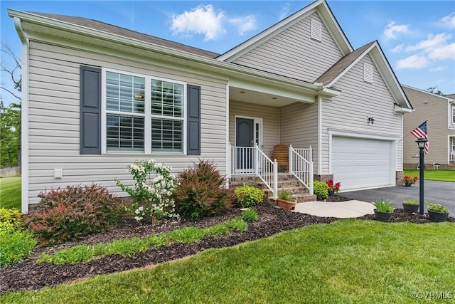 13524 Thomaswoods Ln, Ashland, VA 23005 - view of front of house featuring asphalt driveway and a front lawn