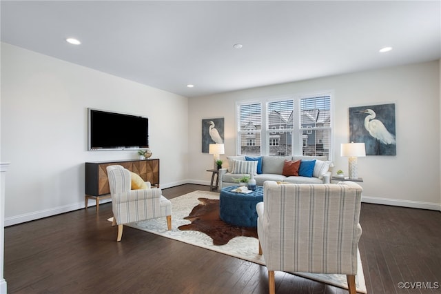 5200 Gower Pl, Glen Allen, VA 23059 - living room with wood-type flooring, baseboards, and recessed lighting