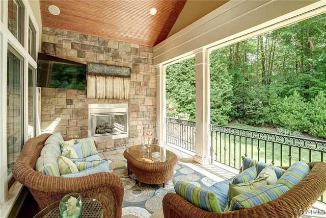 717 Old Stream Rd, Manakin Sabot, VA 23103 - sunroom with lofted ceiling