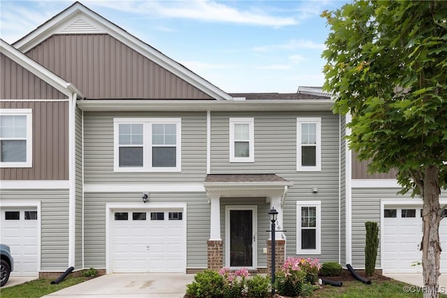 3316 New Heritage Loop, Henrico, VA 23231 - view of property featuring board and batten siding and concrete driveway
