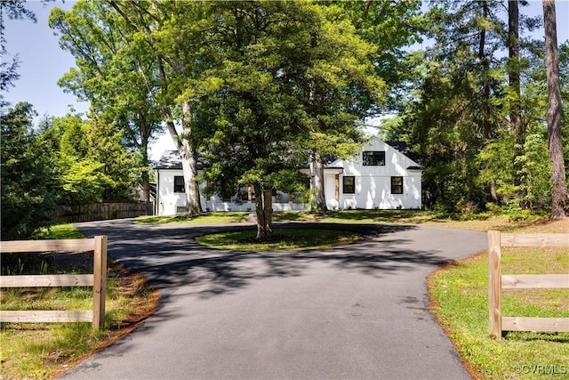 200 N Ridge Rd, Henrico, VA 23229 - view of front of house featuring asphalt driveway